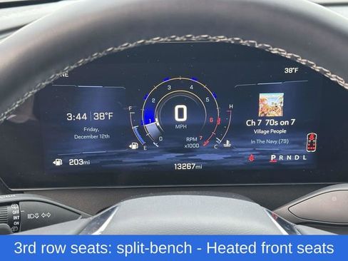 Used 2025 Chevrolet Traverse LT image 11