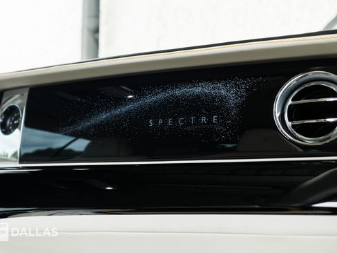Used 2024 Rolls-Royce Spectre w/ Spectre Launch Package AWD/4WD image 35