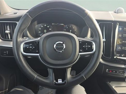 Used 2018 Volvo XC60 T6 R-Design w/ Convenience Package image 15