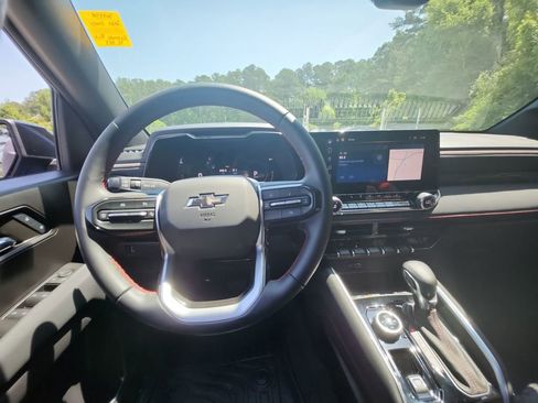 Used 2024 Chevrolet Colorado Z71 w/ Z71 Convenience Package 2 image 15