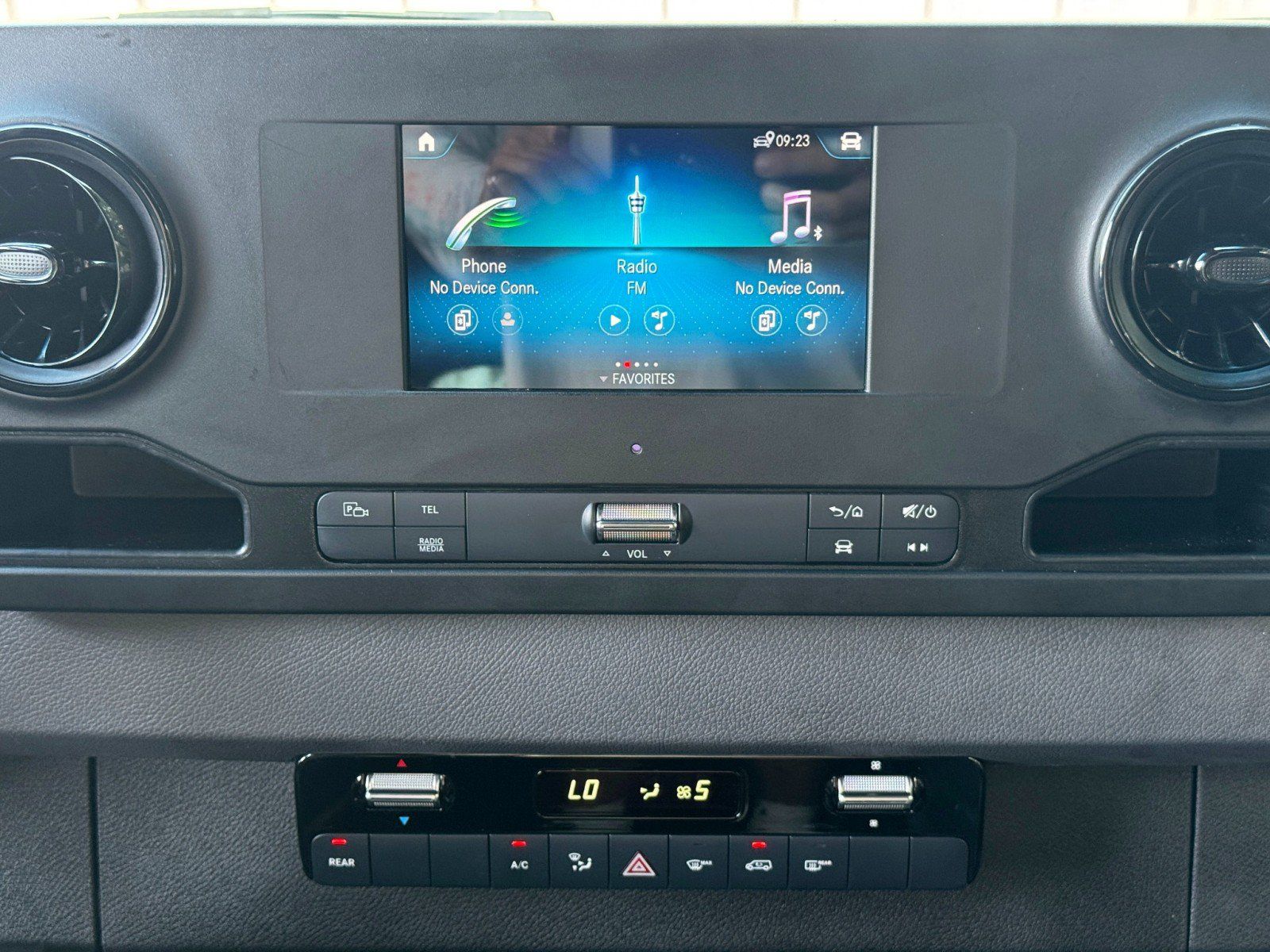 Used 2022 Mercedes-Benz Sprinter 2500 image 23