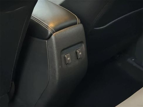 Used 2023 Nissan Kicks SR w/ SR Premium Package image 29