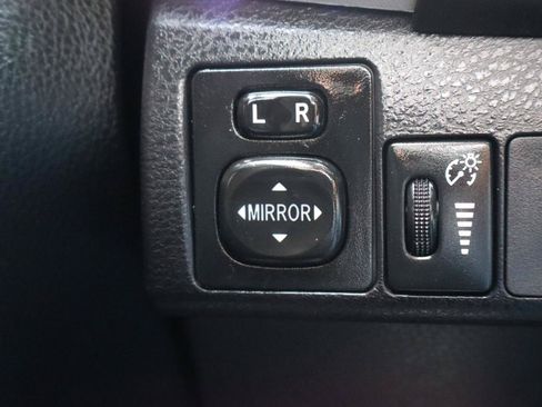 Used 2018 Toyota Corolla LE FWD image 26