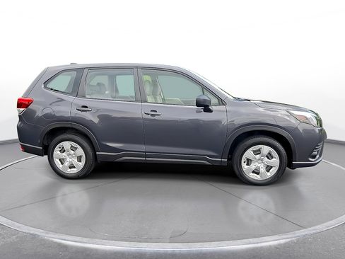 Used 2022 Subaru Forester AWD/4WD image 9