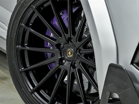 Used 2022 Lamborghini Urus AWD/4WD image 4