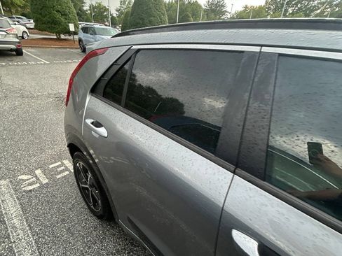 Used 2023 Kia Niro FWD image 15