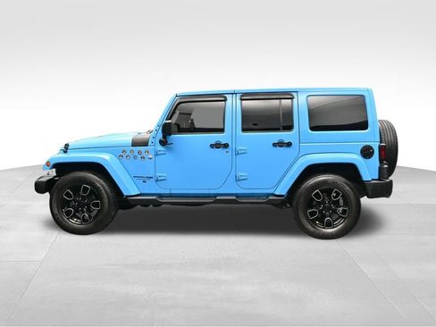 Used 2018 Jeep Wrangler Unlimited Sahara AWD/4WD image 2