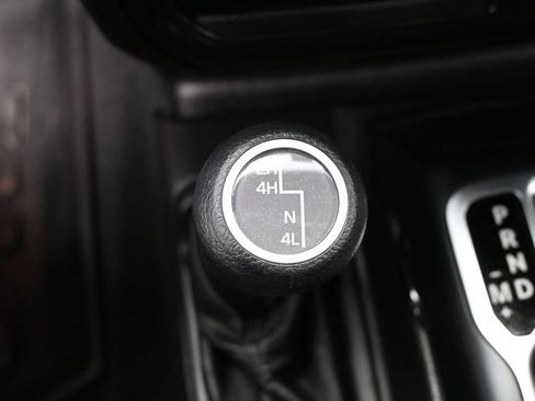 Used 2021 Jeep Gladiator Sport image 23