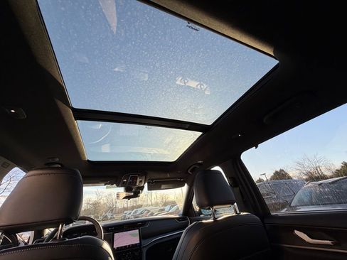 New 2025 Jeep Grand Cherokee L Limited image 28