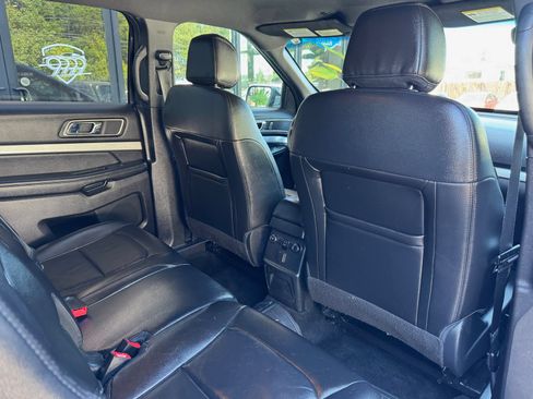 Used 2016 Ford Explorer XLT w/ Equipment Group 202A AWD/4WD image 20
