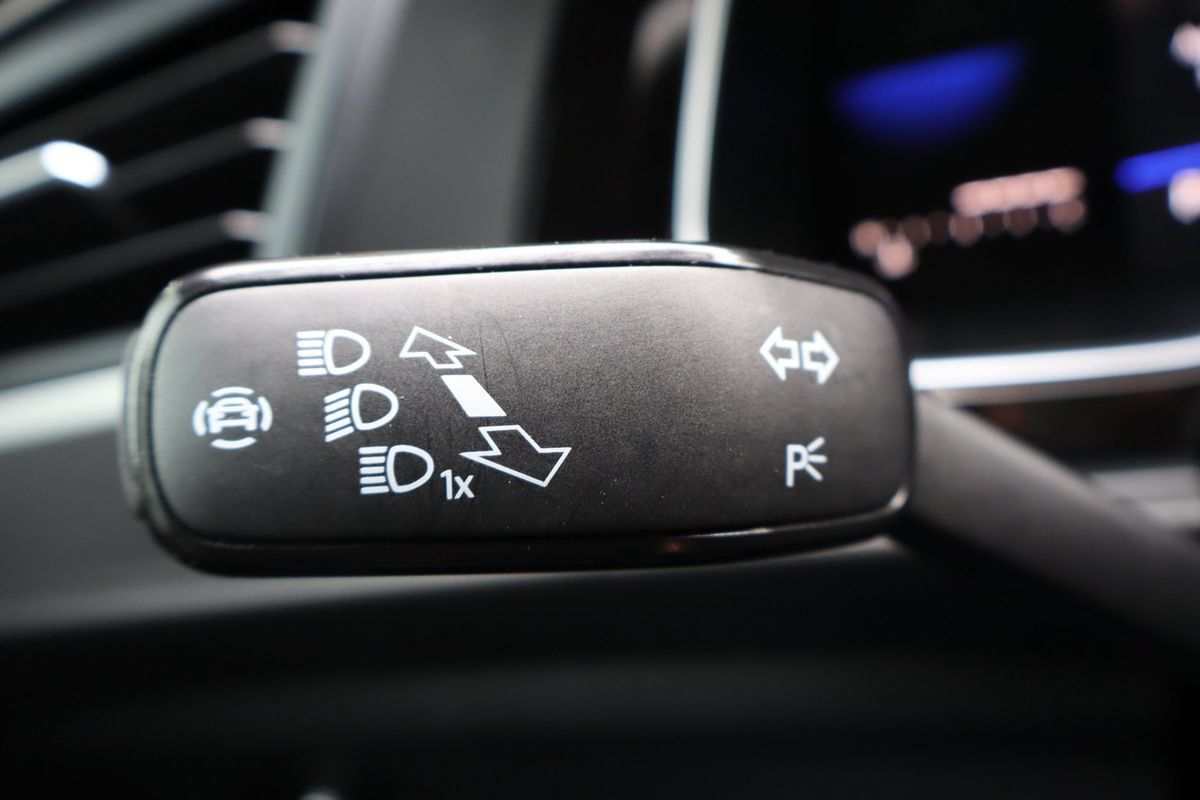 Used 2022 Volkswagen Jetta Sport FWD image 31