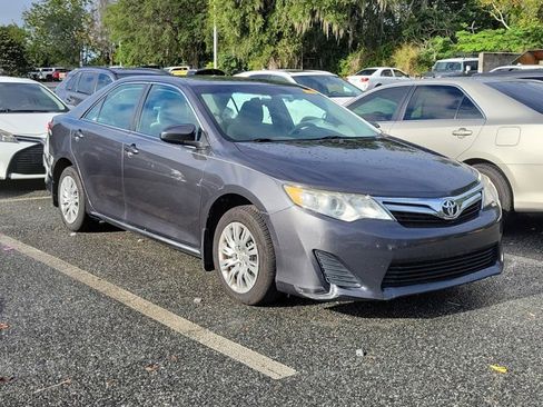 Used 2012 Toyota Camry LE image 1