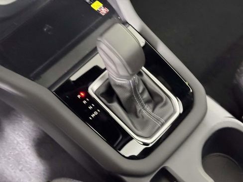 Used 2025 Subaru Forester Premium image 28