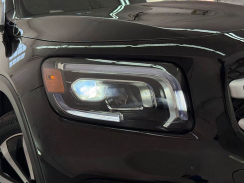 Used 2023 Mercedes-Benz GLB 250 GLB 250 image 10