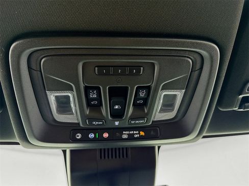 Used 2023 Chevrolet Silverado 1500 High Country w/ High Country Premium Package image 21