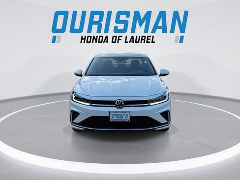 Used 2025 Volkswagen Jetta S image 3