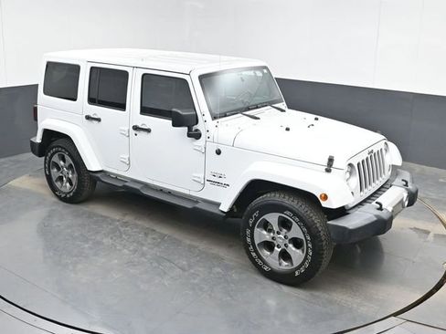 Used 2017 Jeep Wrangler Unlimited Sahara w/ Connectivity Group AWD/4WD image 1