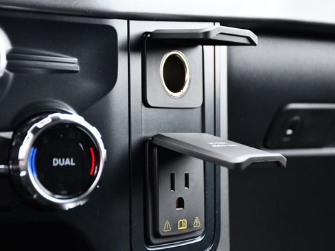 Used 2025 Ford F150 XLT w/ Equipment Group 302A MID image 19