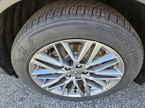 Used 2024 Acura MDX SH-AWD w/ Advance Package image 12