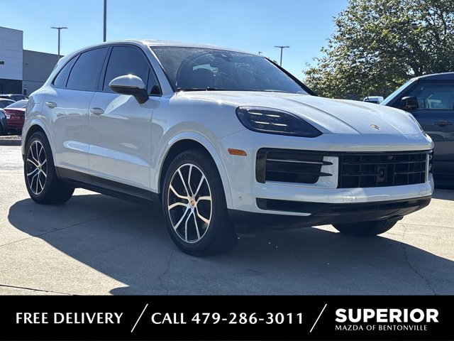 Used 2024 Porsche Cayenne AWD/4WD image 1