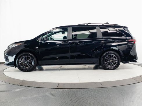 Certified 2025 Toyota Sienna XSE w/ XSE Premium Package AWD/4WD image 9