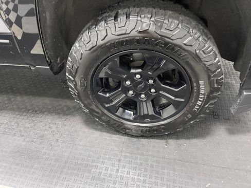 Used 2018 Chevrolet Silverado 1500 LTZ Z71 w/ Midnight Edition AWD/4WD image 27