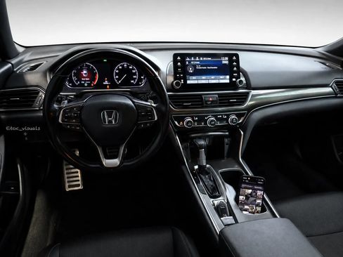 Used 2020 Honda Accord Sport image 2