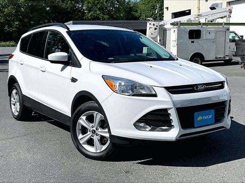 Used 2016 Ford Escape SE w/ Equipment Group 201A AWD/4WD image 1