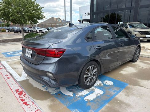 Used 2022 Kia Forte LXS FWD image 9