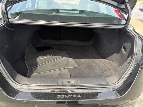 Used 2023 Nissan Sentra SR w/ SR Premium Package FWD image 18