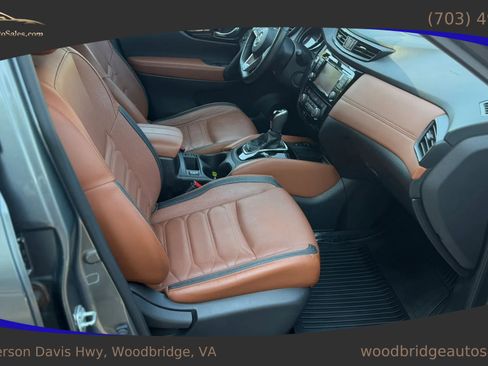 Used 2018 Nissan Rogue SL w/ Premium Package AWD/4WD image 16