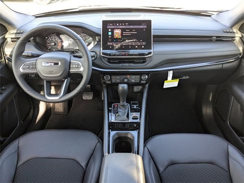 New 2026 Jeep Compass Latitude image 15