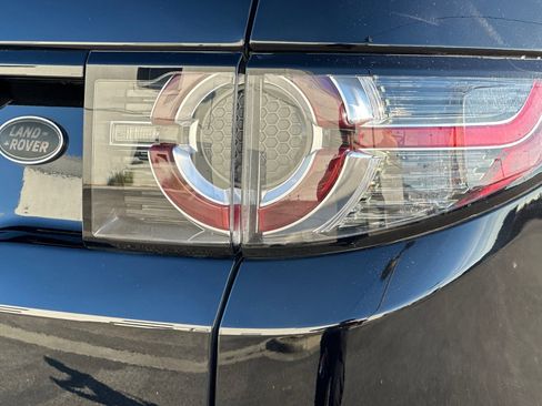 Used 2018 Land Rover Discovery Sport HSE image 30