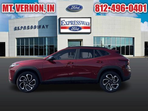 Used 2025 Chevrolet Trax RS w/ Sunroof Package FWD image 14