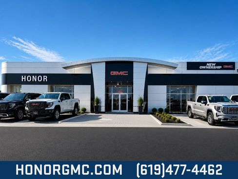 Used 2024 GMC Terrain SLE FWD image 4