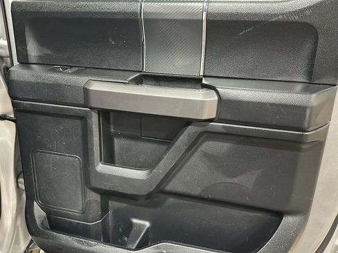 Used 2019 Ford F150 XLT w/ Equipment Group 302A Luxury AWD/4WD image 15