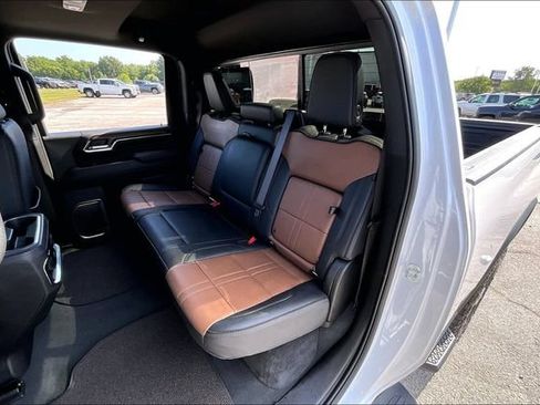 Used 2024 Chevrolet Silverado 2500 High Country w/ High Country Premium Package AWD/4WD image 23