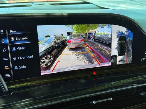 Used 2024 Cadillac Escalade ESV V w/ LPO, ONYX Package AWD/4WD image 6