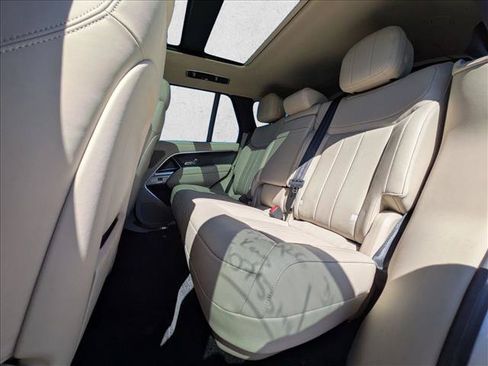 Used 2023 Land Rover Range Rover SE AWD/4WD image 19
