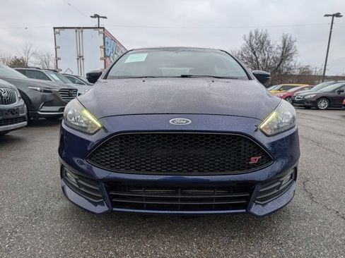 Used 2017 Ford Focus ST image 2