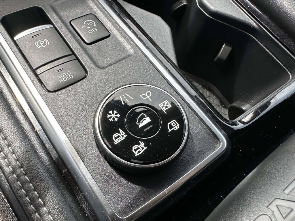 Used 2023 Nissan Pathfinder Platinum w/ Lighting Package (N93) AWD/4WD image 20