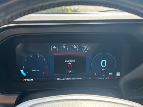 Used 2023 Ford F250 Platinum w/ FX4 Off-Road Package AWD/4WD image 28