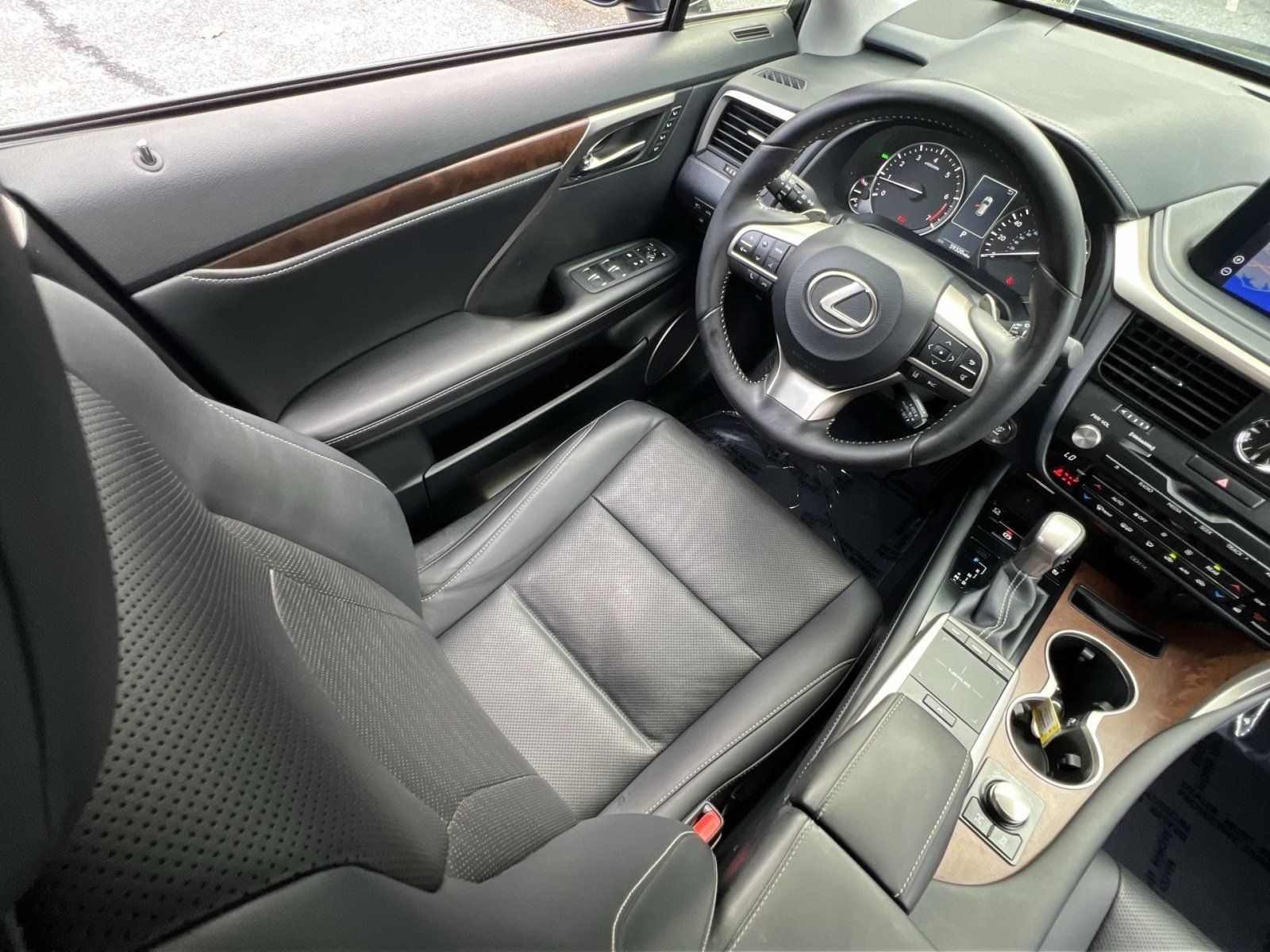 Used 2022 Lexus RX 350L Premium w/ Premium Package AWD/4WD image 16