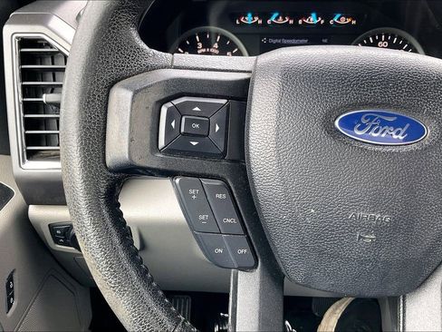 Used 2016 Ford F150 XLT w/ Equipment Group 302A Luxury image 18