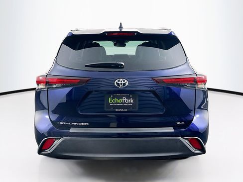 Used 2025 Toyota Highlander XLE image 7