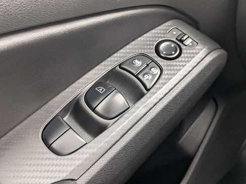 Used 2025 Nissan Altima 2.5 SV FWD image 25