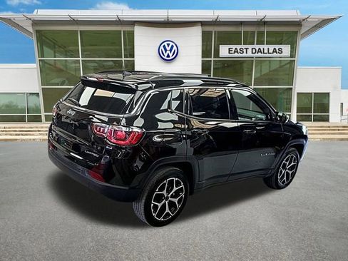 Used 2025 Jeep Compass Limited image 3