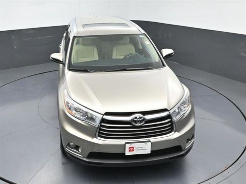 Certified 2016 Toyota Highlander Limited FWD image 38