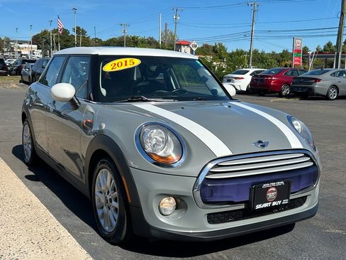 Used 2015 MINI Cooper 4-Door Hardtop image 4