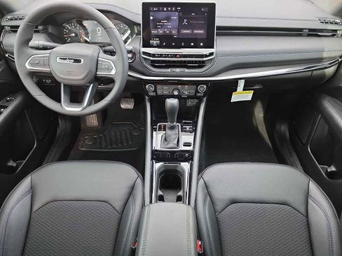 New 2026 Jeep Compass Latitude image 25